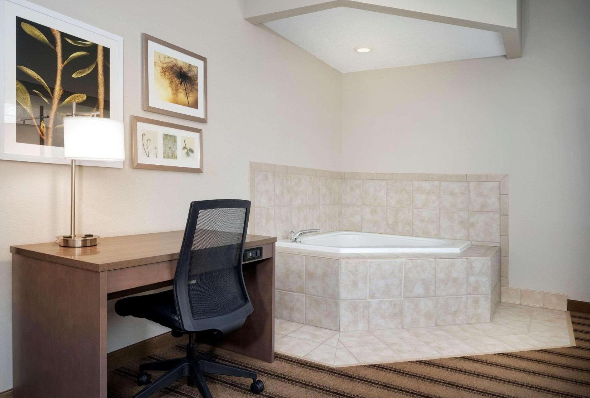 Country Inn & Suites By Radisson Albertville Near Outlet Mall Eksteriør bilde
